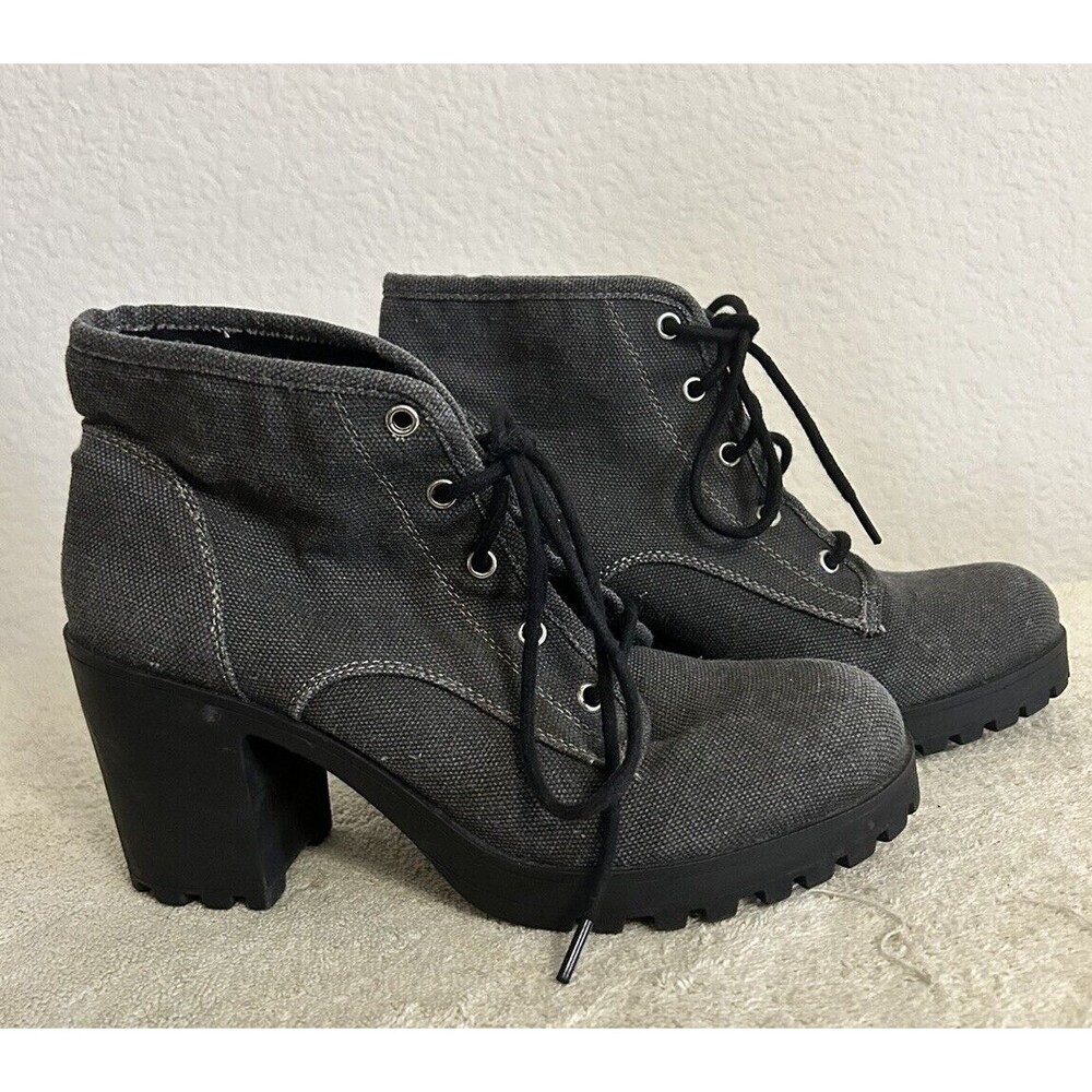 Rock and Candy Women's Size 7 Gray and White Chunky Heel Lace Up Ankle Boots